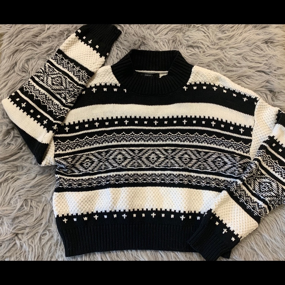 B/W SWEATER